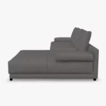 freistil 142 Sofa mit Longchair rechts in der Breite ca. 310 cm aus der seitlichen Perspektive im Stoff-Bezug 4042 schwarzgrau
