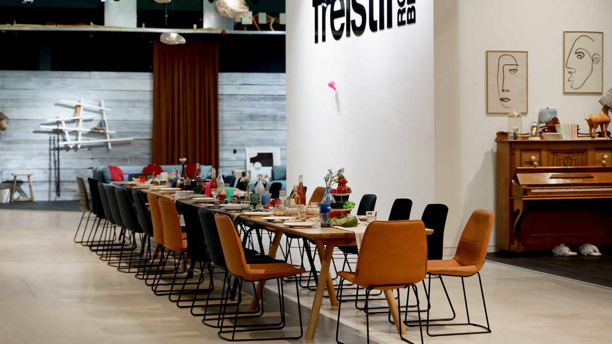 freistil Dining-Kollektion im Showroom von freistil Rolf Benz in Nagold.