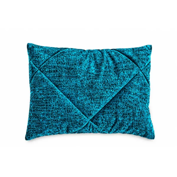 Luxuriöses Bretz Zierkissen D106R in leuchtendem Blau mit strukturierter Oberfläche vor weißem Hintergrund