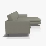 freistil 134 Sofa mit XL-Longchair in der Breite ca. 314 cm aus der seitlichen Perspektive im Stoff-Bezug 3046 lichtgrau